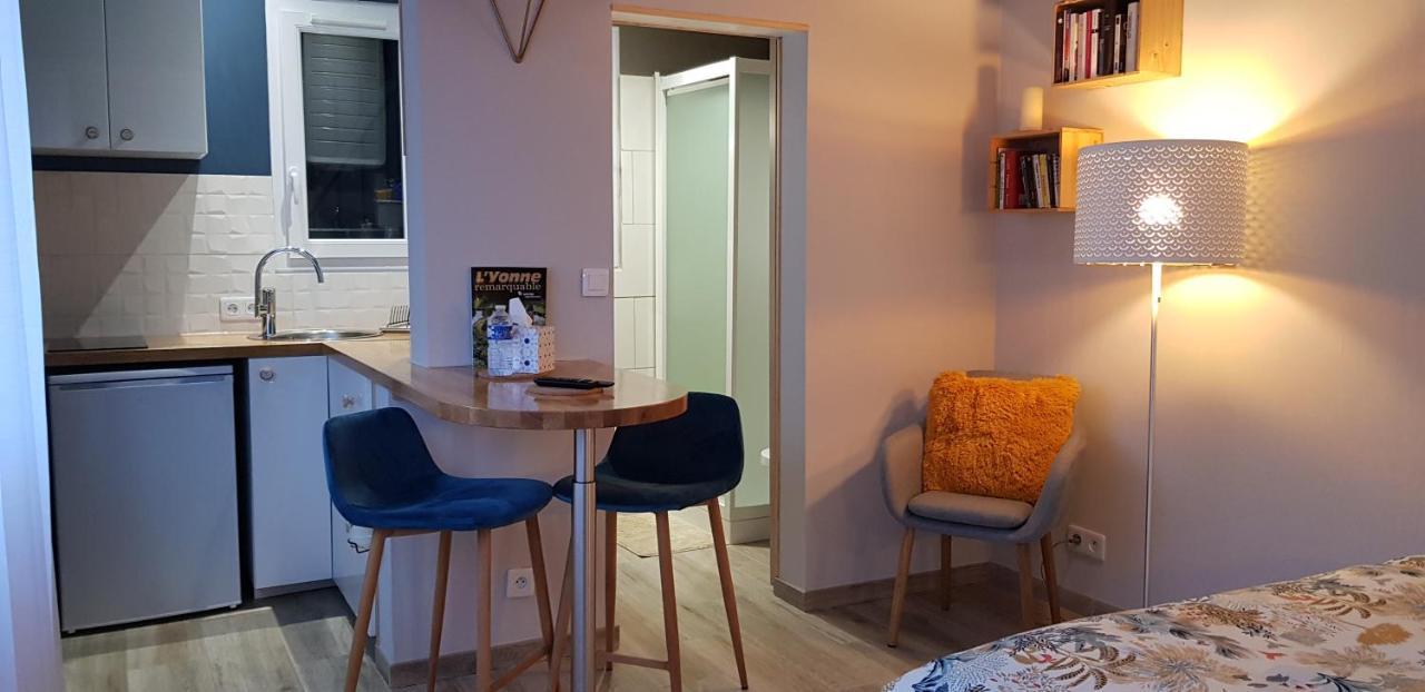 Chamvres Agreable Petite Maison Proche Joigny מראה חיצוני תמונה