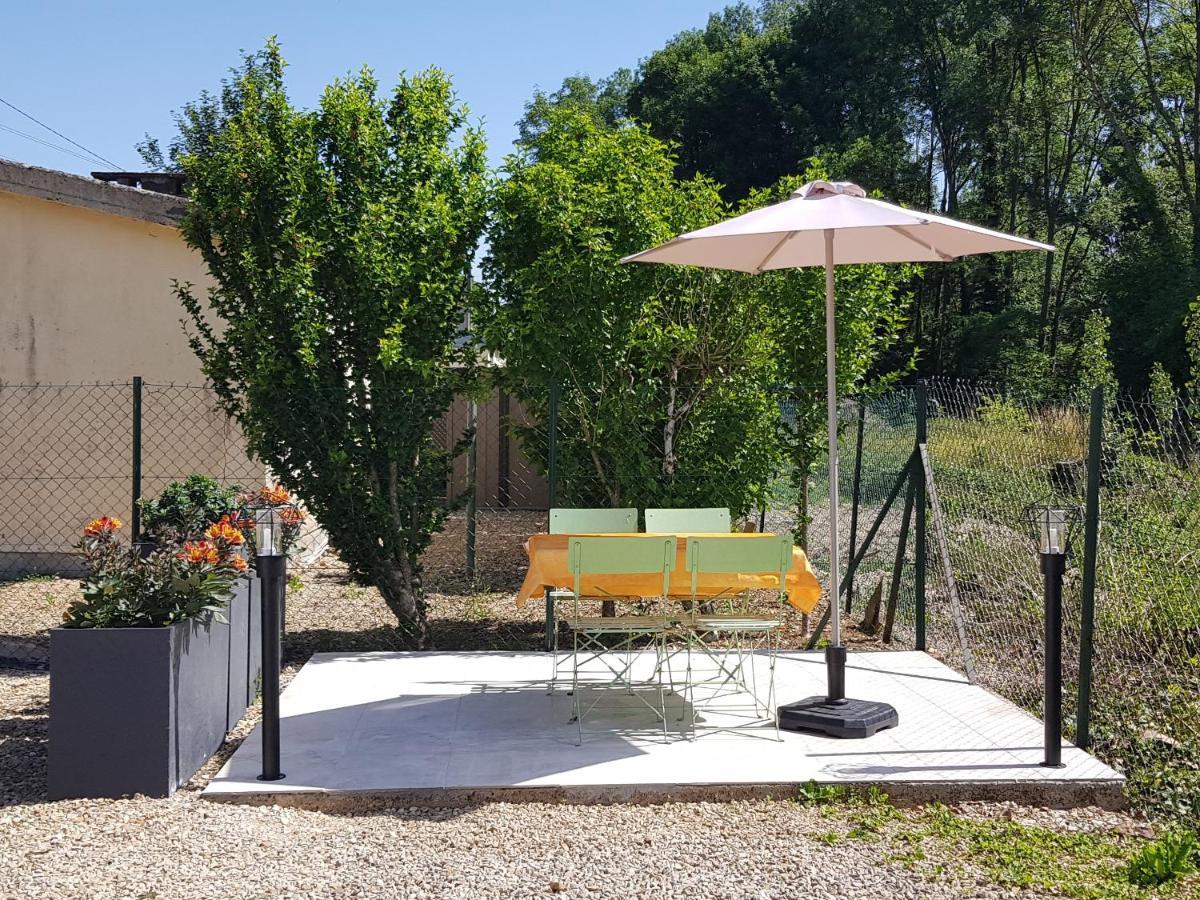 Chamvres Agreable Petite Maison Proche Joigny מראה חיצוני תמונה